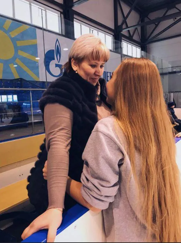 Мало кто знает что в мире существует школа русских лезбиянок в которой учат разным шалостям