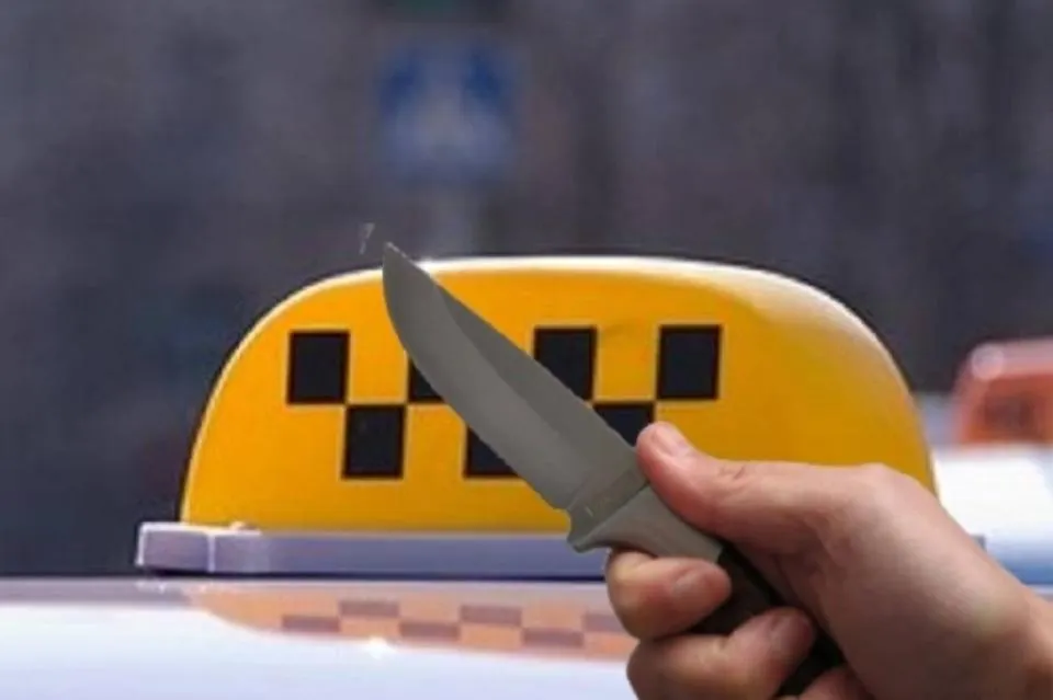 Таксисту сделали замечание. В ответ он достал нож при грудном ребенке