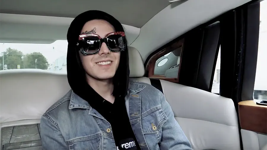 Face она пишет мне. Грустный мем. Face она пишет мне. Face рэпер тату на лице. Мое лицо когда я пишу ахахах.