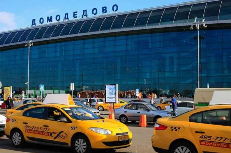 Нигериец прилетел в Россию на ЧМ, но ошибся городом. Теперь ищет работу в Москве