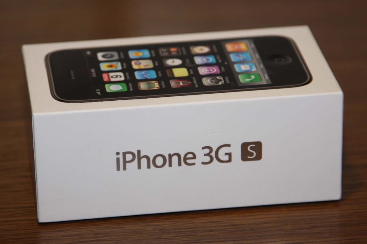 iPhone 3Gs снова поступит в продажу. За 2500 рублей! — Палач | Гаджеты,  скидки и медиа