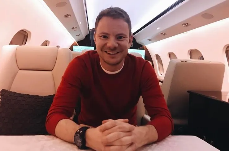 Избившего DJ Smash депутата отправили на два года в тюрьму. Спасибо связям Тимати