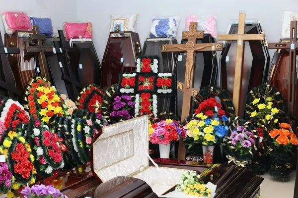 Сетевой маркетолог (продавец косметики) отправился на зону. Он слишком бездарно впаривал товар, и это его сгубило