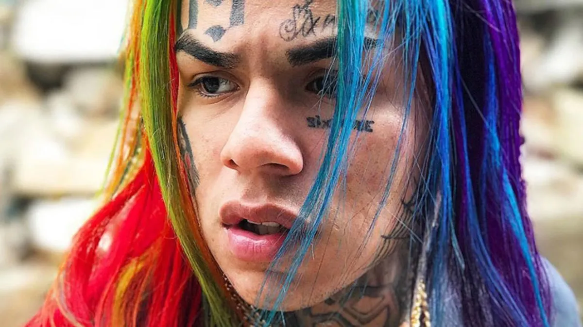 Рэпера Tekashi 6ix9ine украли, избили и ограбили почти на миллион долларов