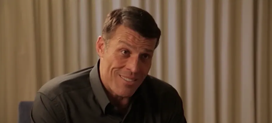 Тони Роббинса разоблачили. На организаторов подали в суд