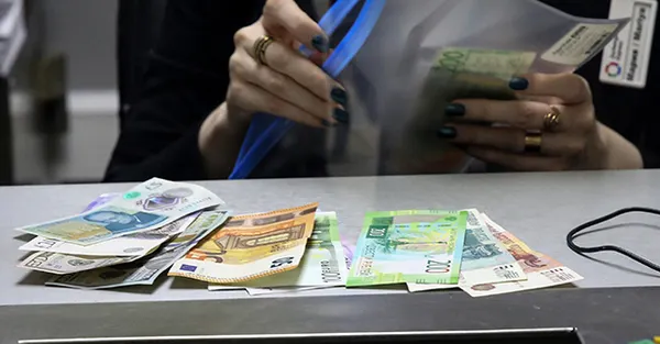 Как украсть 230 млн рублей с помощью билетов банка приколов