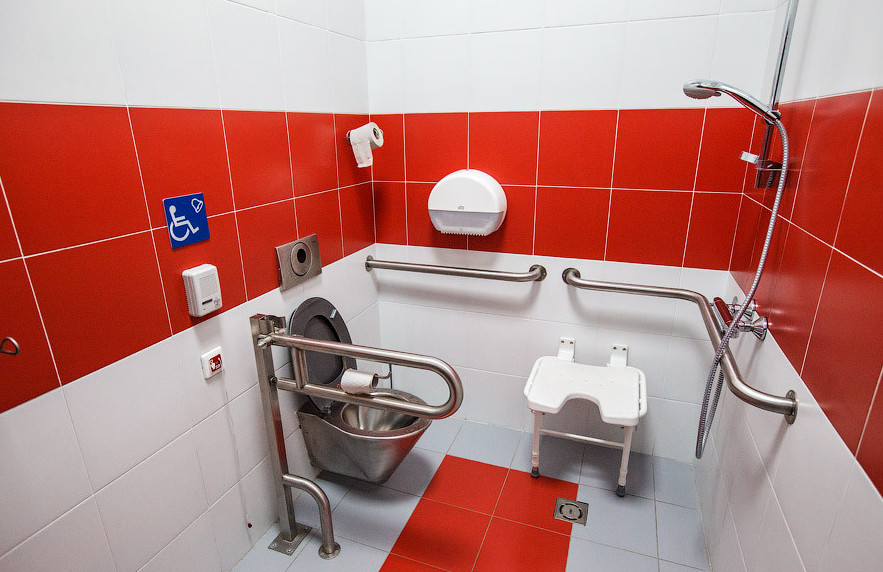 Туалет для инвалидов колясочников фото