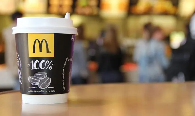 Парень из «Макдоналдса» отравил кофе полицейскому. Теперь может сесть на 20 лет