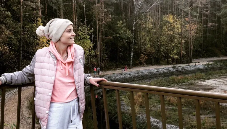 «Меня отправили домой умирать». Грустная история про рак и русских врачей