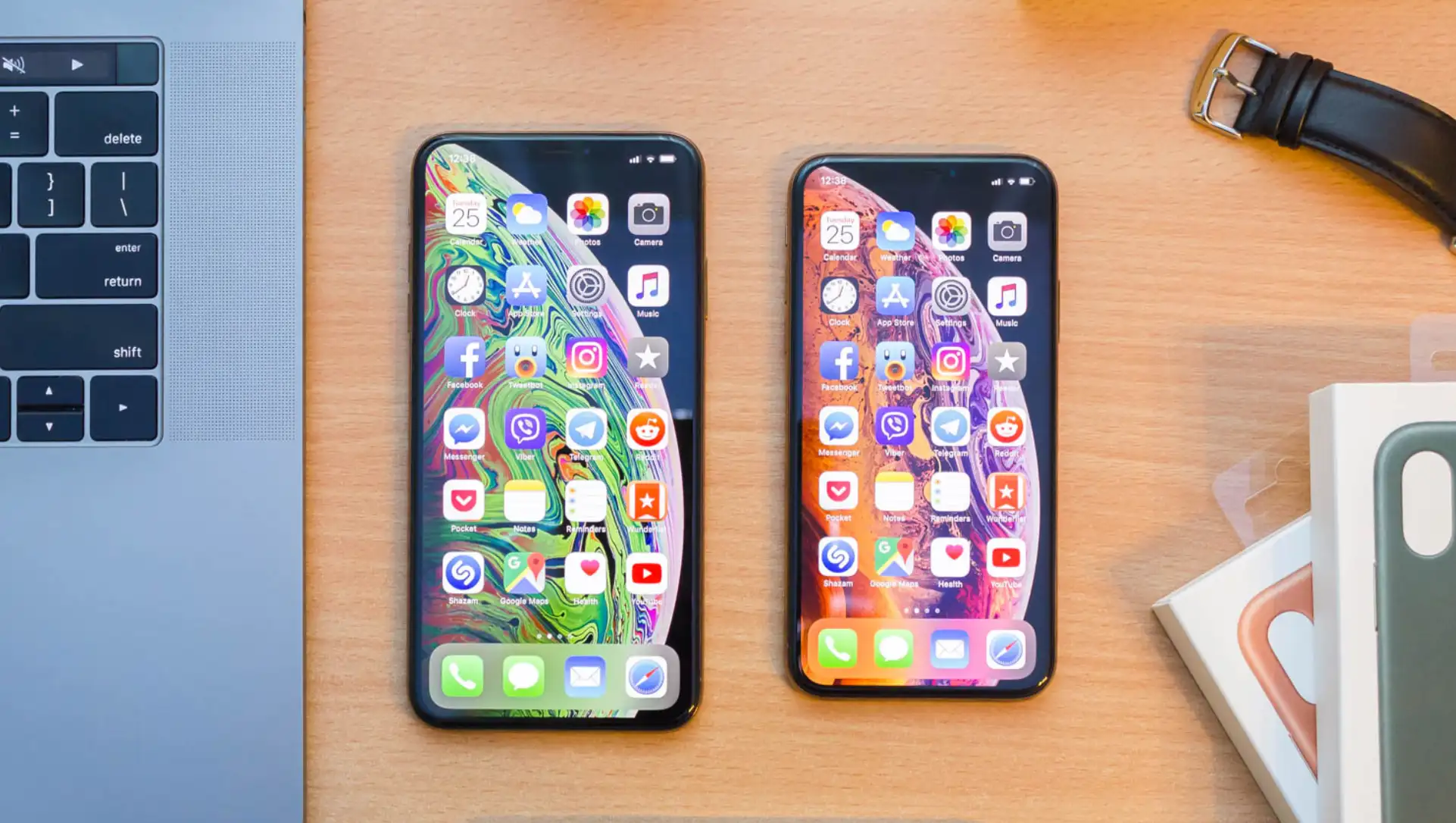 Зарядка iPhone XS – просто позор. Надо брать адаптер для iPad