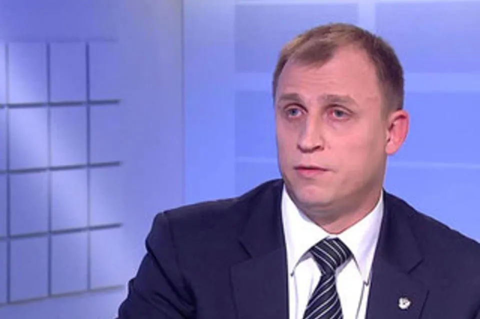 Депутат нашел работу для любого россиянина с высшим образованием. И предложил налог на безработность