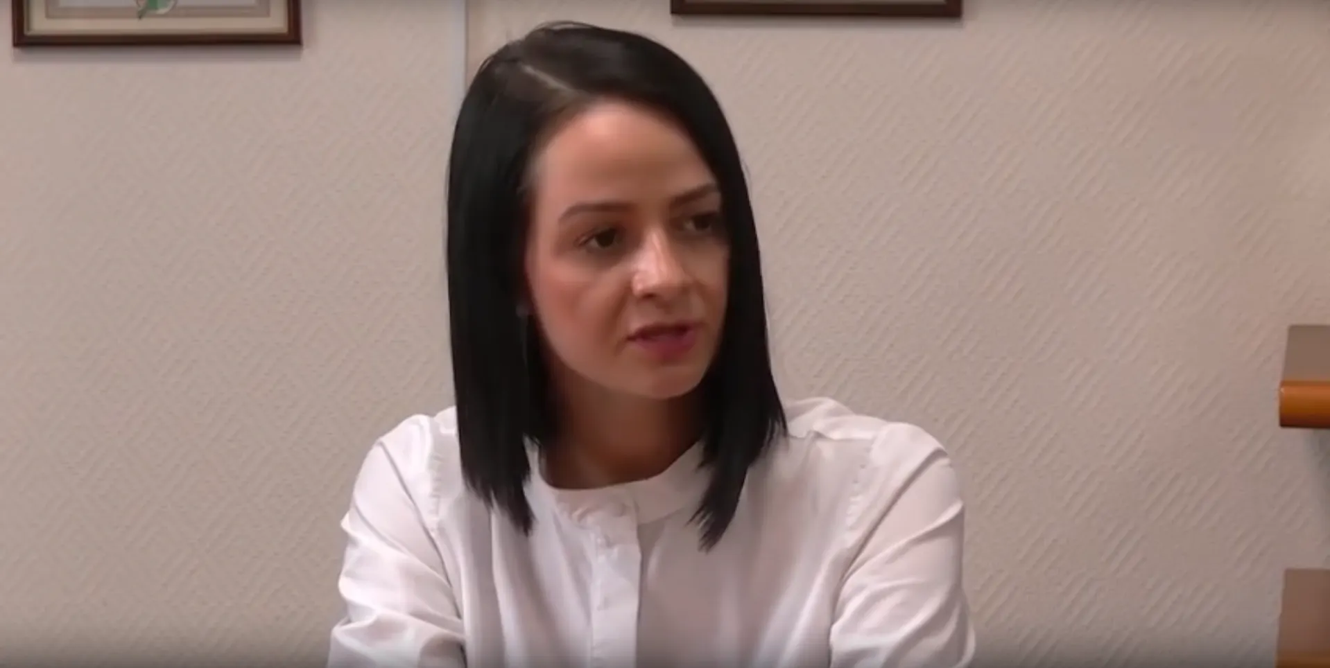 Глацких сказала, что у госслужащих трикопеечные зарплаты. Ее доход за 2016 год – 4 миллиона рублей