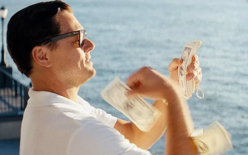 В России сделали приложение «Сотен». Люди соревнуются, кто скинет больше денег