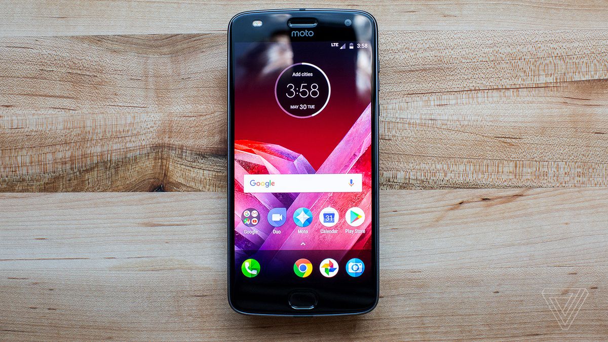 Moto Z2 Play подешевел и рвет все бюджетные смарты. Xiaomi и Honor рядом не  валялись — Палач | Гаджеты, скидки и медиа