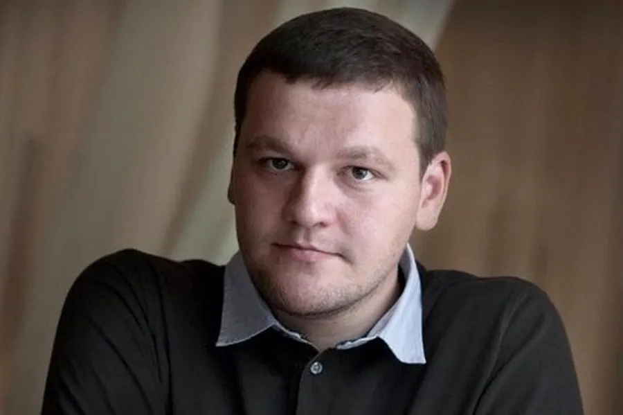 Митя Алешковский признался, что иногда летал бизнес-классом. Но что-то тут не так