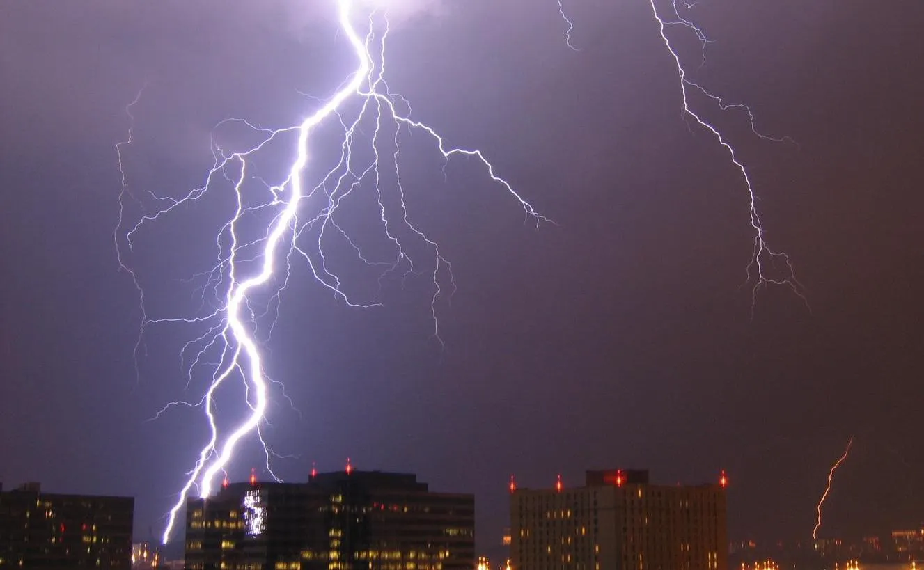 Какие смартфоны заряжаются быстрее всех? OPPO и Honor – в топе, iPhone – в ауте