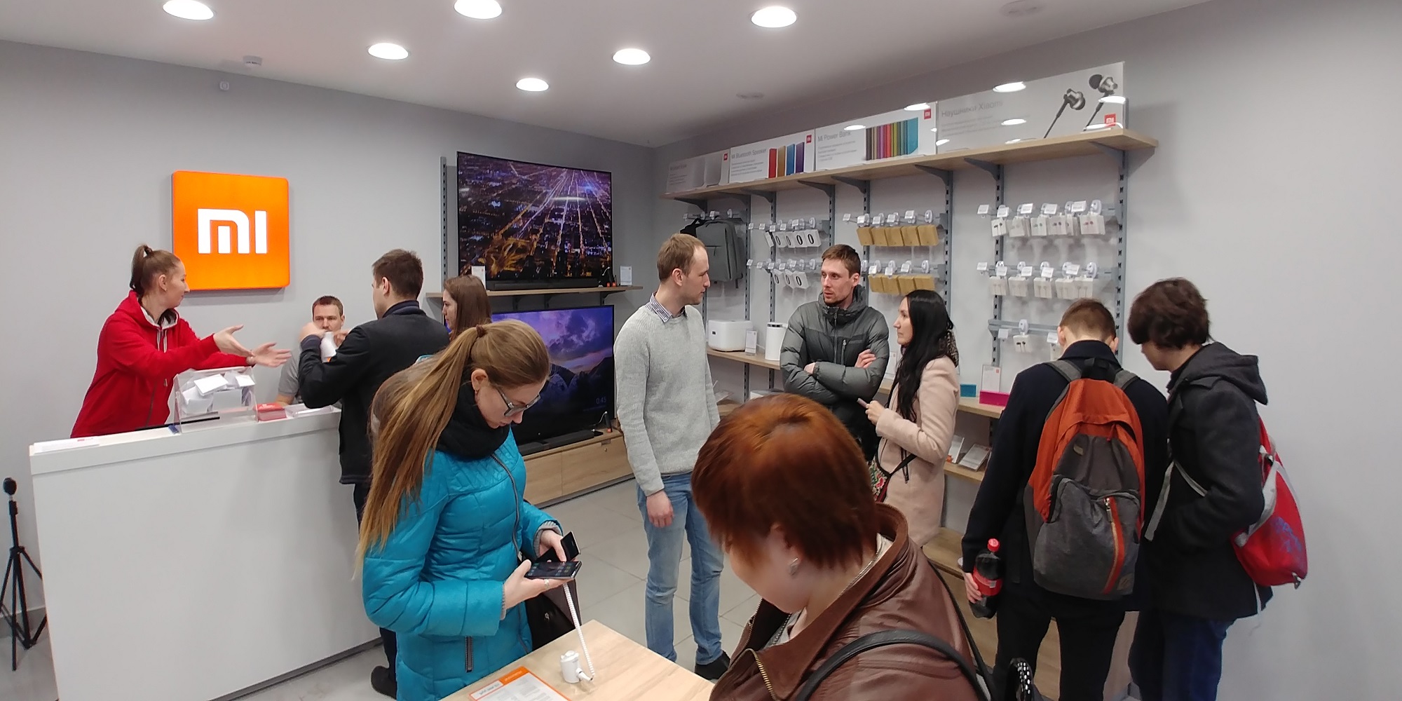 Почему в фирменном магазине xiaomi дороже