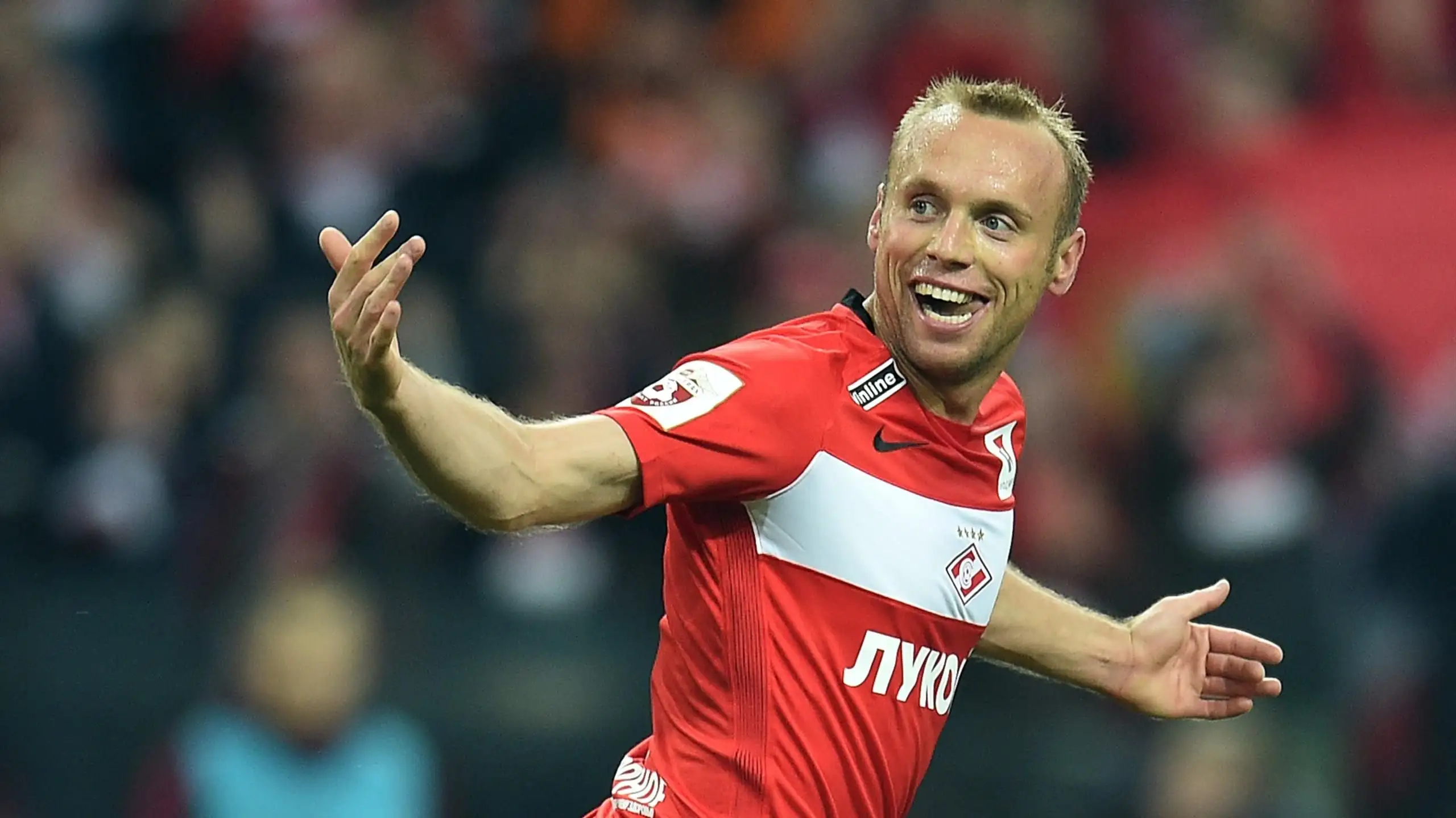 Говорят, Денис Глушаков бесполезен. Это неправда – на нем может заработать не только его жена