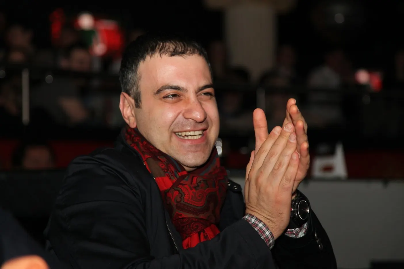 Прожаренный Мартиросян, переговорщик Ларин и ролик по генетике. Главные видосы недели