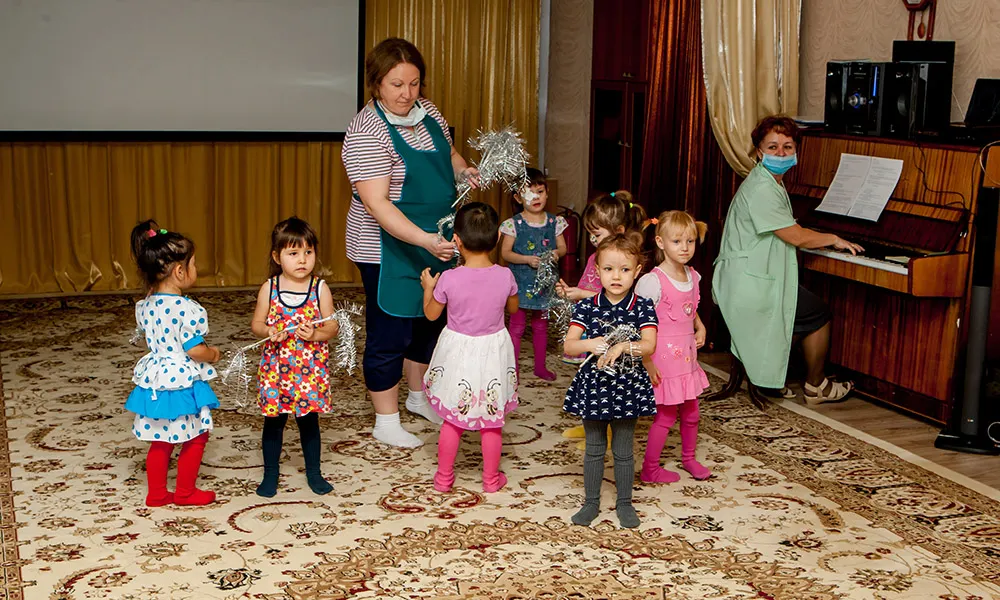 В Казахстане у детей-сирот украли 2,7 млн рублей. В этом призналась сама воровка во время новогоднего поздравления