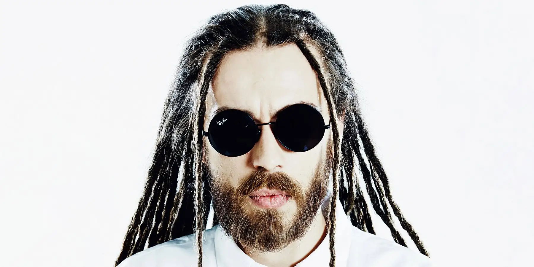 Журналист Роман Супер собирает деньги на документалку про Децла. Отец Кирилла в деле, но сын жестко против