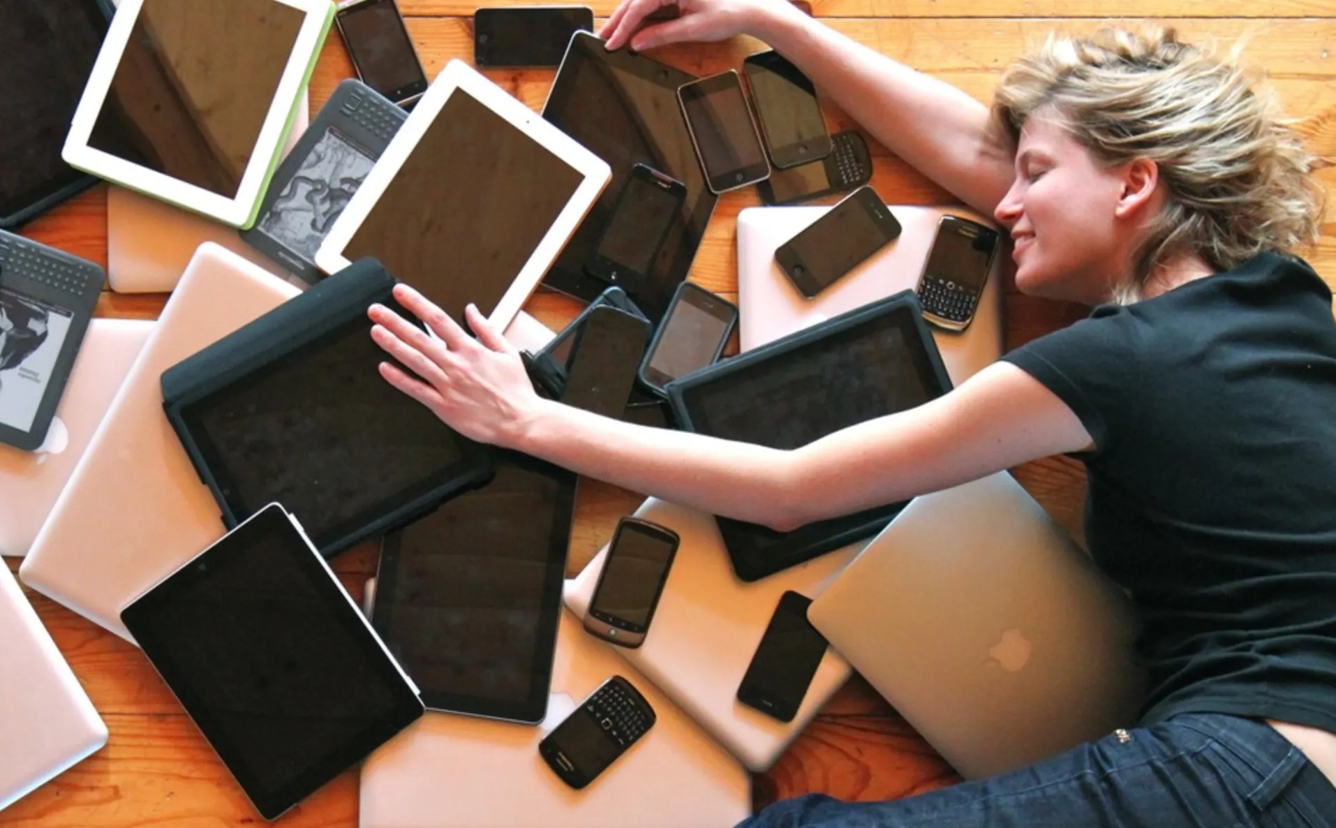 В России хотят придумать день без смартфонов. Идею предложил депутат