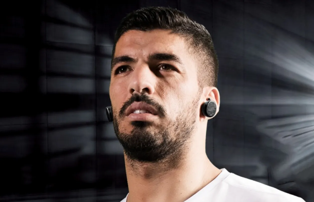 Крутой аналог  AirPods продают со скидкой. Это наушники от Суареса и с хорошими басами