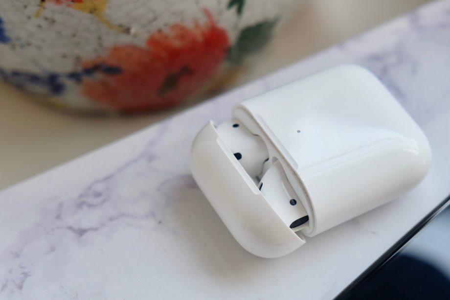       Apple AirPods