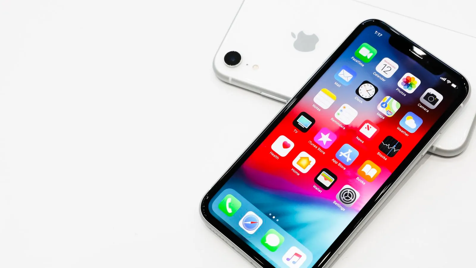 Единственный iPhone, который разумно брать в кризис 2020 года. Почему он?