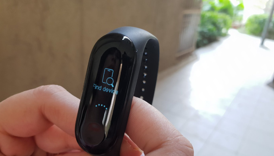 Часы сопряженные с телефоном андроид. Mi Band 3 разбитый. Xiaomi mi Band 4 сопряжение с айфоном 12. Xiaomi mi Band 5 сопряжение с айфоном 12. Как перевести ми бэнд 3 на русский язык.