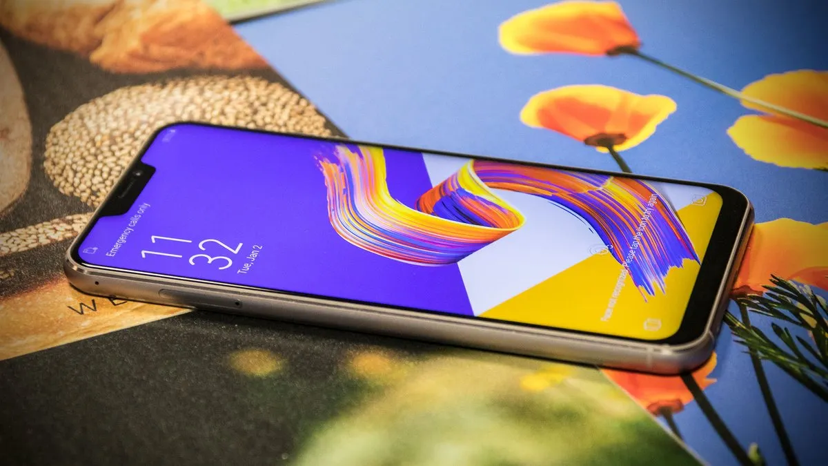 Кроссовки Xiaomi и ещё 9 главных лотов недели. Например, штатив за 3 доллара