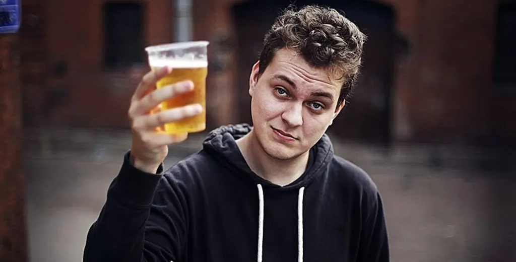 Хованский стал помощником депутата Госдумы. Юра собирается в политику?