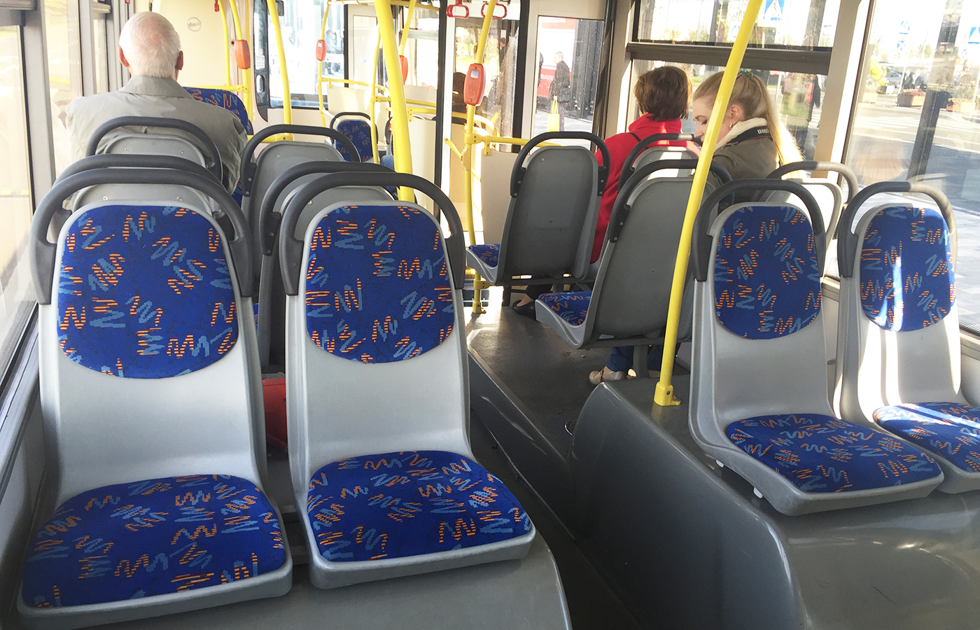 Сиденья в московских автобусах сзади