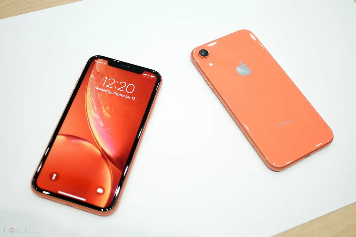 iPhone XR разорвал всех в США. Доля Motorola растет, Huawei – падает