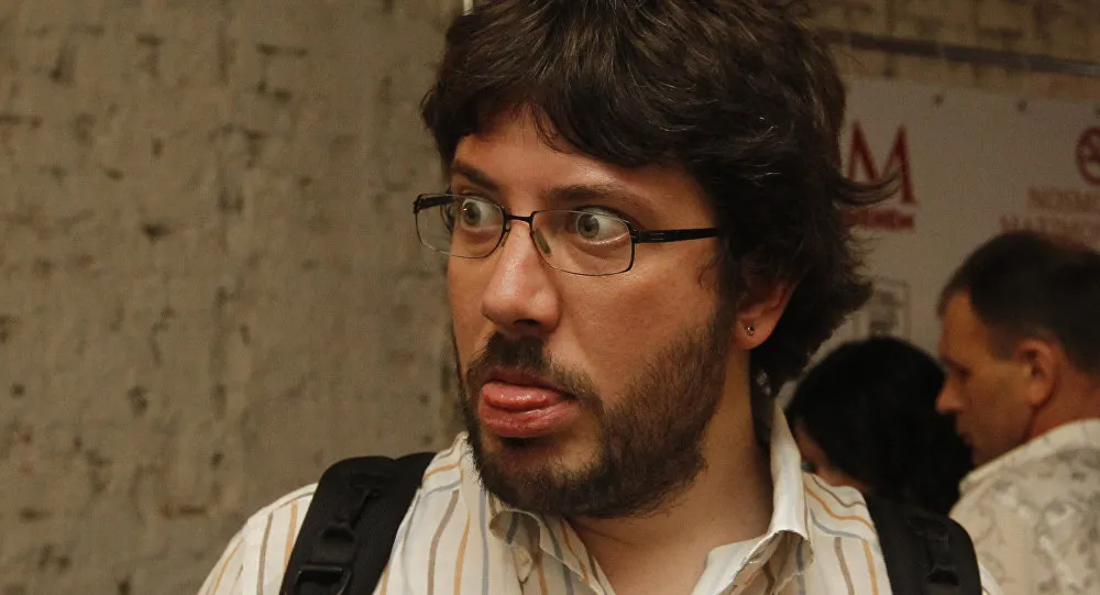 «Написали даже РИА Новости». Артемий Лебедев не уехал из России навсегда, всё нормально