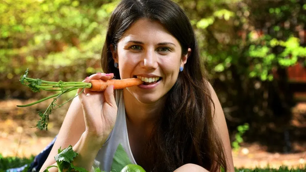 Студентка-веганка раскритиковала халяльное мясо на экзамене. Ее работу дисквалифицировали