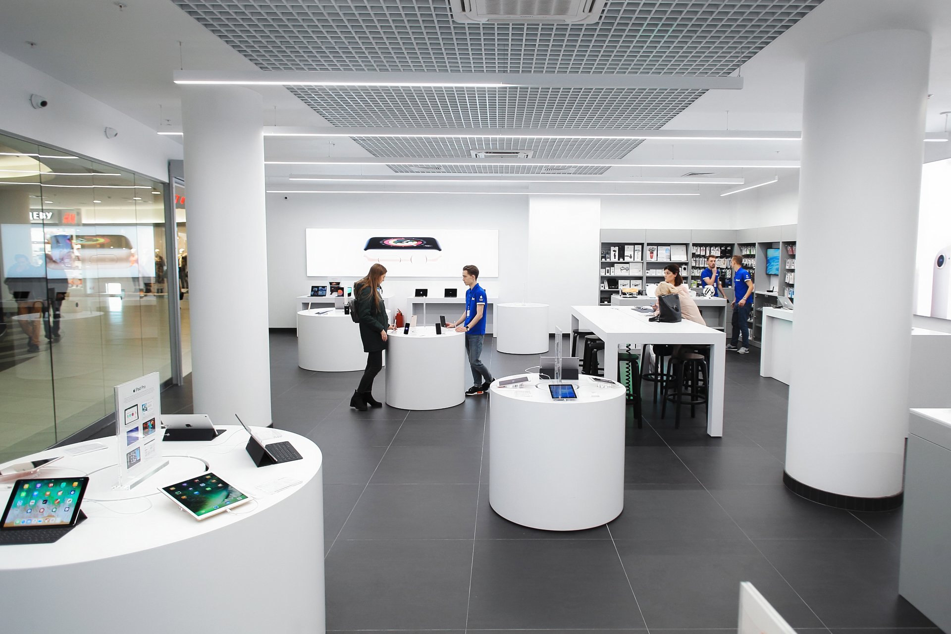 Эпл спб. IPORT Apple Premium reseller. IPORT Apple Premium reseller, Санкт-Петербург, Невский проспект. IPORT Стокманн. Premium reseller Apple СПБ.