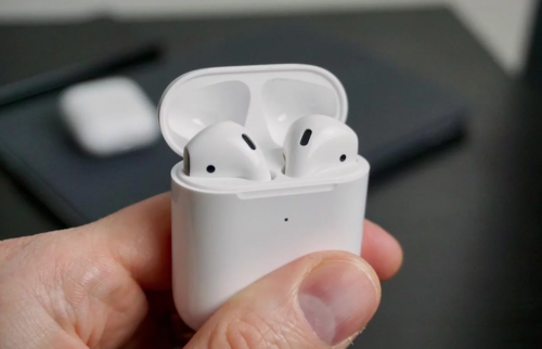 Почему прерывается музыка в airpods