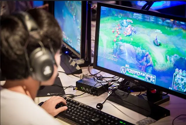 Dota 2 и Minecraft рекомендовали включить в школьную программу. Министерство просвещения отказалось