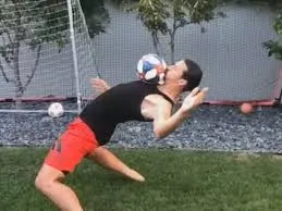 Златан Ибрагимович запустил челлендж в честь «Матрицы» и бросил вызов Хабибу. Дагестанец ответил насмешкой