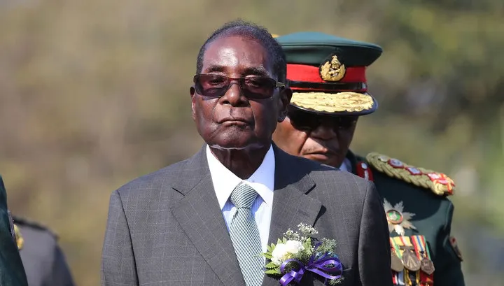 Умер бывший диктатор Зимбабве Роберт Мугабе. Мы собрали 10 диких фактов о нем