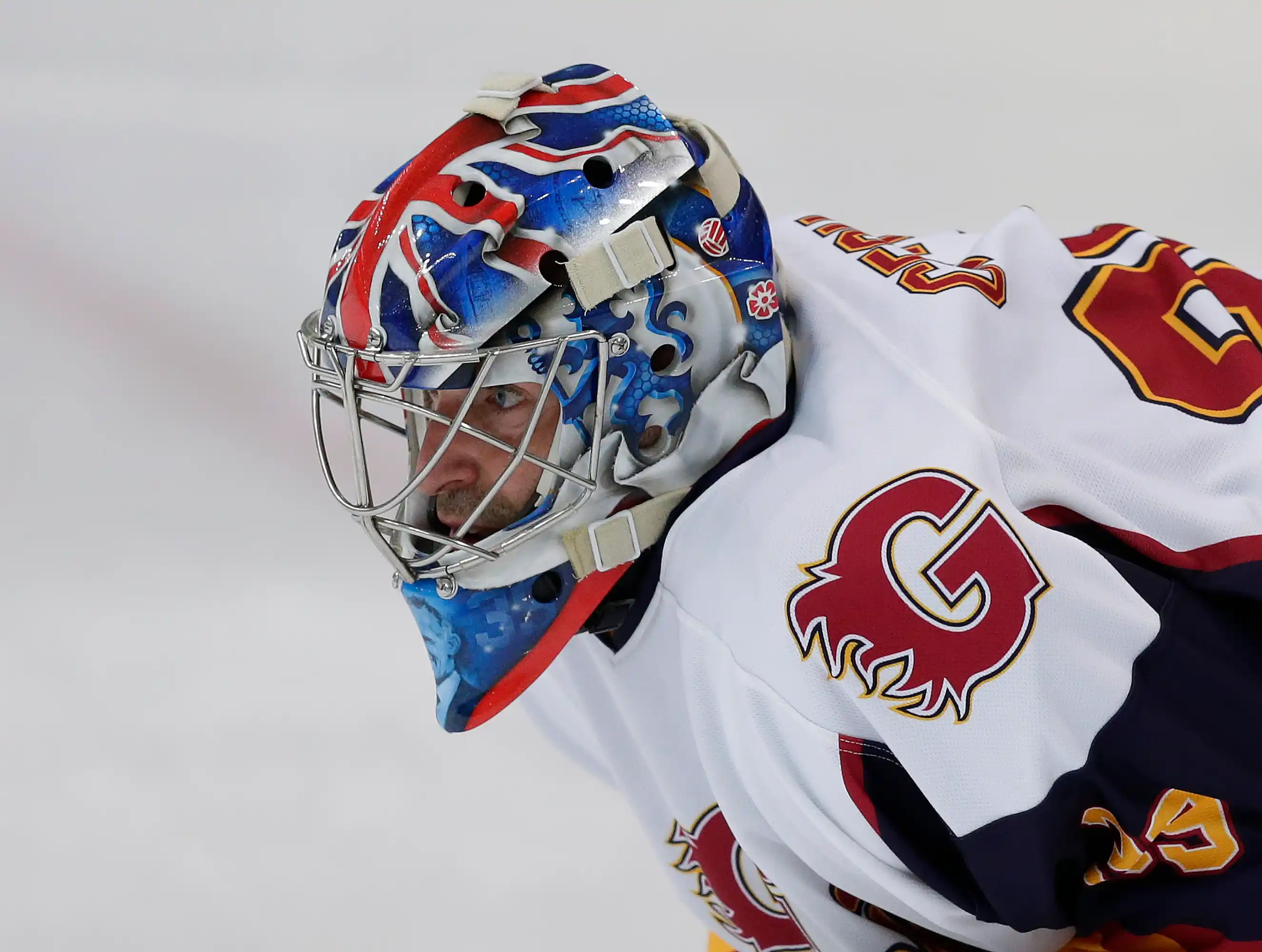 Легендарный футбольный вратарь Петр Чех начал карьеру в хоккее. И сразу отбил решающий буллит!