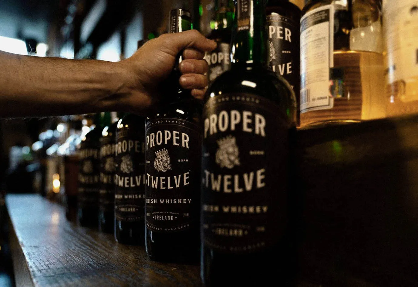 Виски Конора Макгрегора Proper Twelve выходит в России. Сколько будет стоить?