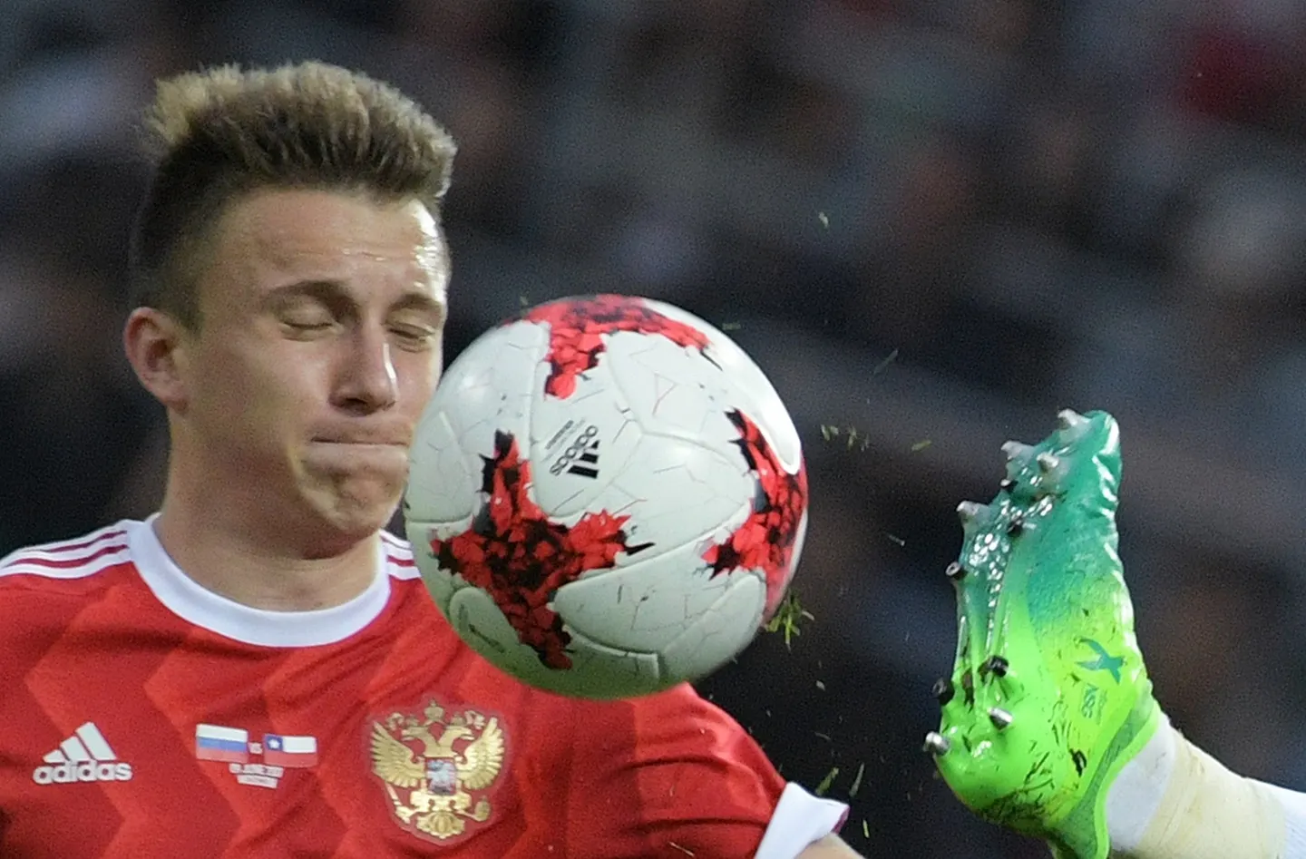 Александр Головин – настоящий псих. Получит ли он четвертую красную карточку за год?