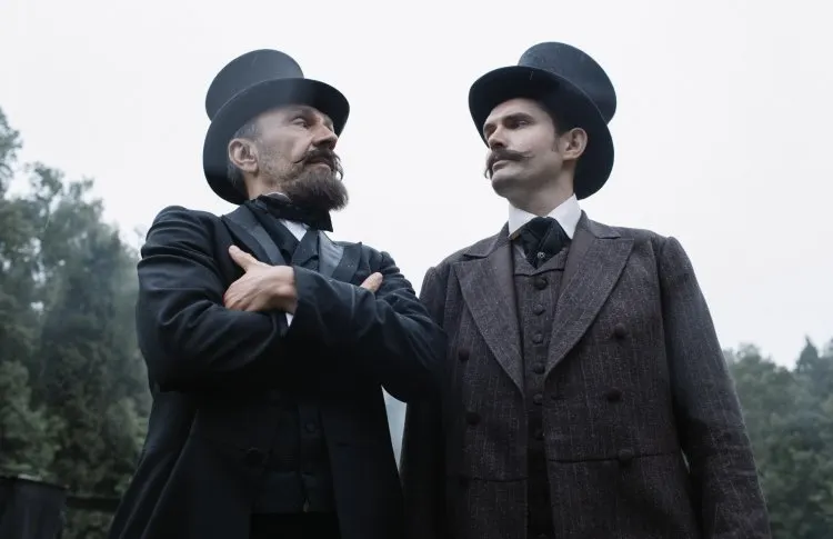 Noize MC и Шнурова оштрафовали за мат. И до утра продержали в полиции