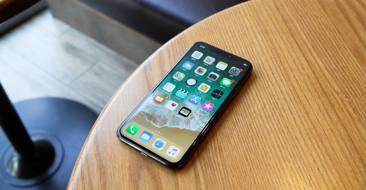 Why iphone. Почему айфон такой дорогой. Новости в смартфоне. Почему айфон дорого стоит. Айфон почему так дорого стоит.