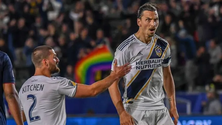 Златан Ибрагимович перешел в «Милан». Здесь – 7 крутых историй про легендарного форварда