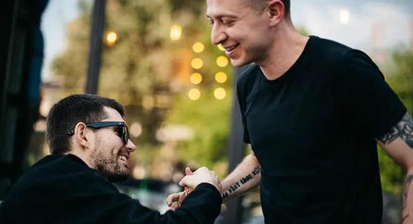 Леонид Парфёнов назвал Оксимирона активистом года. В топе персон – Noize MC и Иван Голунов