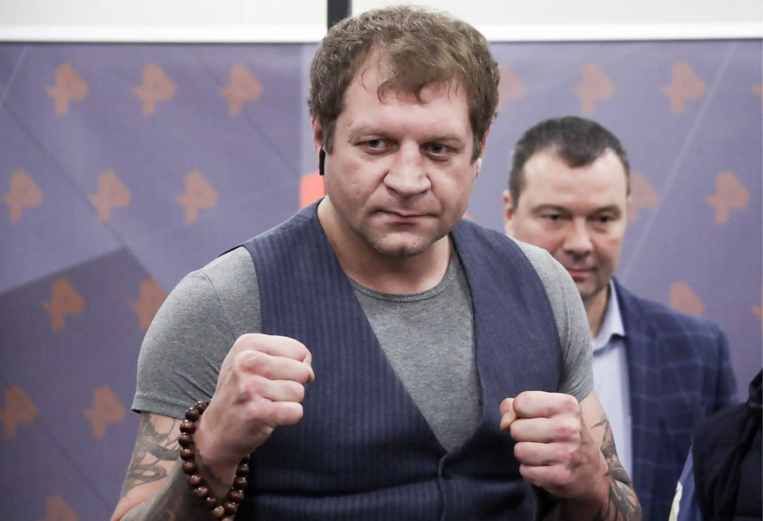 Олимпийский чемпион по боксу вызвал Александра Емельяненко. Брат Федора согласен на бой, но только по правилам MMA