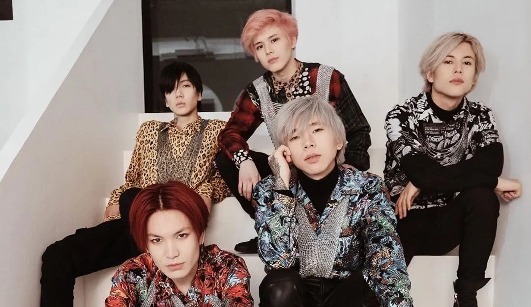 Максим Фадеев создал бойзбенд в стиле K-pop. Это очень слабая пародия на BTS